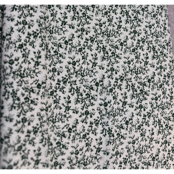 Green Floral Cotton Fabric 1/2 yard x 40" Quilting Sewing Material - Picture 3 of 4